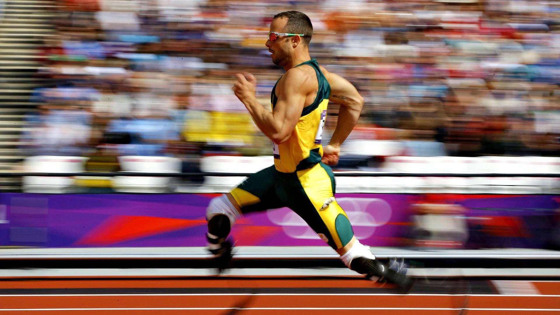 _酷炫霓虹滑板：城市夜行的时尚运动_，滑板 炫酷